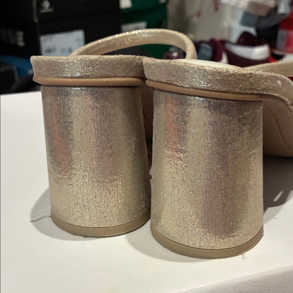 Dolce Vita Metallic Gold Block Heels 8w, boho, vacation,prom - Picture 3 of 4